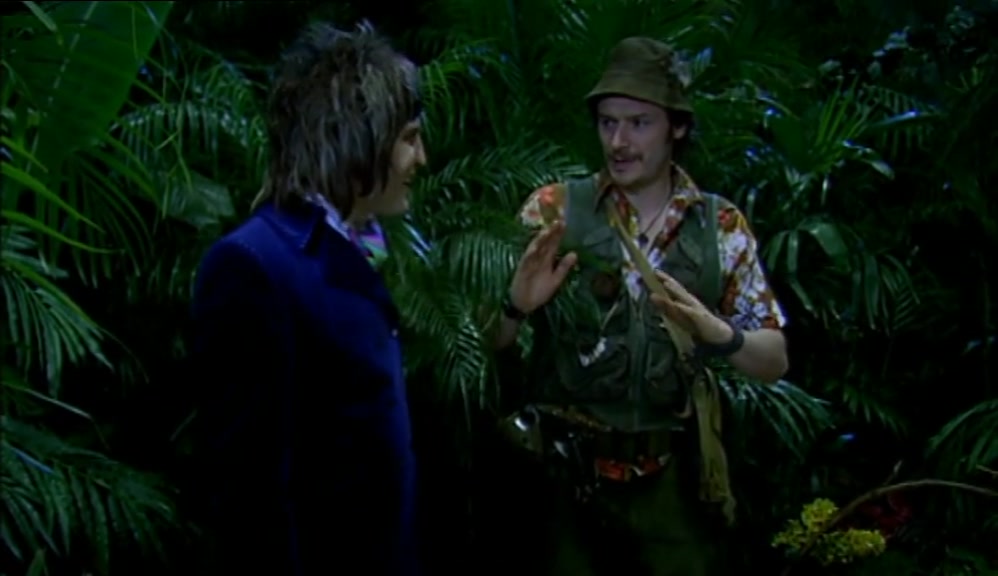 - THEY'RE SUGAR PUFFS. - SHUT UP. THIS IS MY LOOK. 