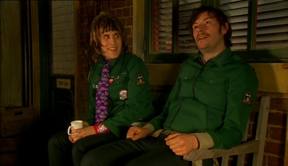 - REMEMBER WHEN THAT LLAMA GOT OUT? - YEAH. 