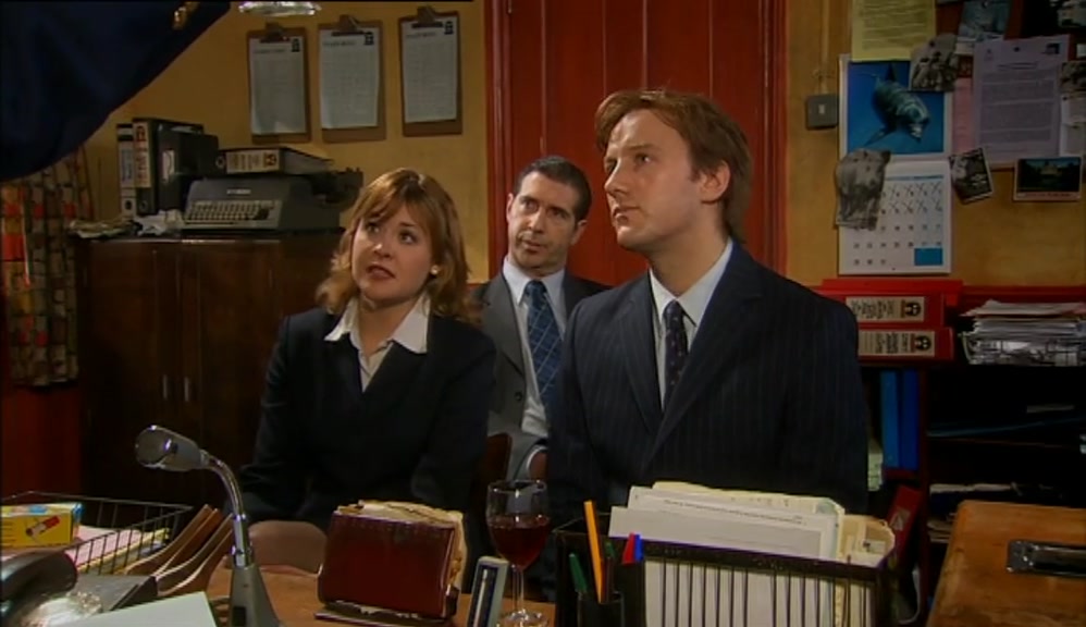 - CAN YOU JUST SIGN, PLEASE? - ALL RIGHT, ALL RIGHT. PEN. 