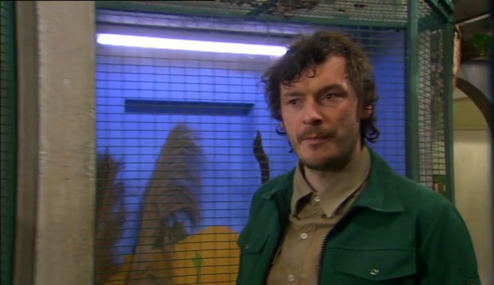 - WHAT'S GOING ON, MR FOSSIL? - BAINBRIDGE IS SELLING THE ZOO, MOON. 