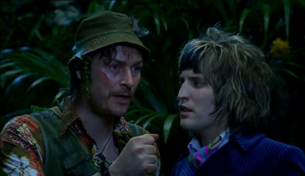 - YOU SIMPLY PUNCH IT ON THE NOSE. - THAT'S SHARKS, ISN'T IT? 