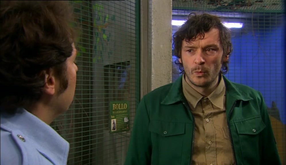 - WHAT'S GOING ON, MR FOSSIL? - BAINBRIDGE IS SELLING THE ZOO, MOON. 