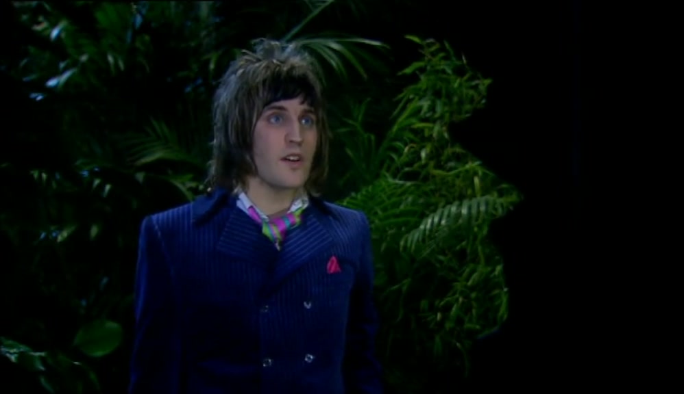 - THIS IS WHAT YOU SEEK, YES? - NO. I'M LOOKING FOR MY MATE HOWARD. 