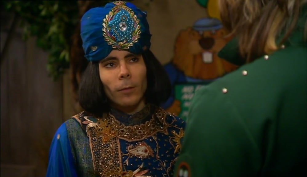 - I CAN'T BELIEVE BAINBRIDGE IS SELLING UP. - HE'S A BALLBAG. 