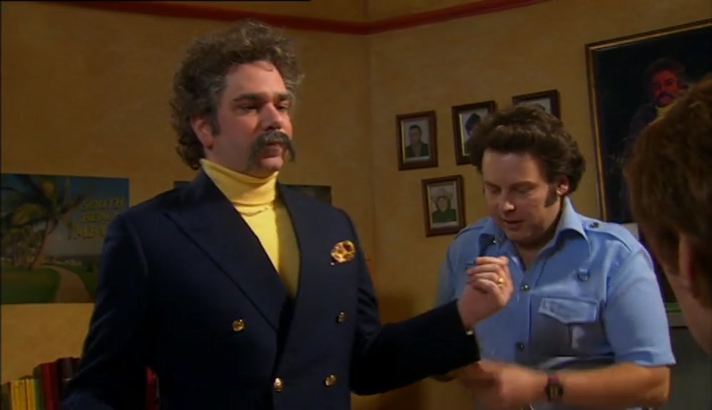 HERE, BAINBRIDGE. YOU JUST CLICK THE END LIKE THIS. CLICKETY-CLICK, CLICKETY... 