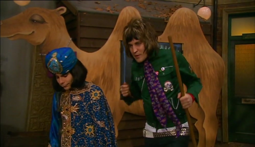I AM KING OF THE MODS SO I'LL PUT A PARKA ON AND WALK ABOUT LIKE THAT, 