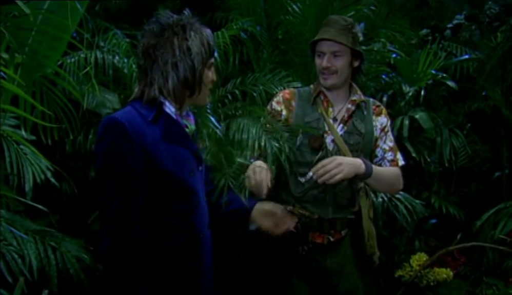 - THEY'RE SUGAR PUFFS. - SHUT UP. THIS IS MY LOOK. 