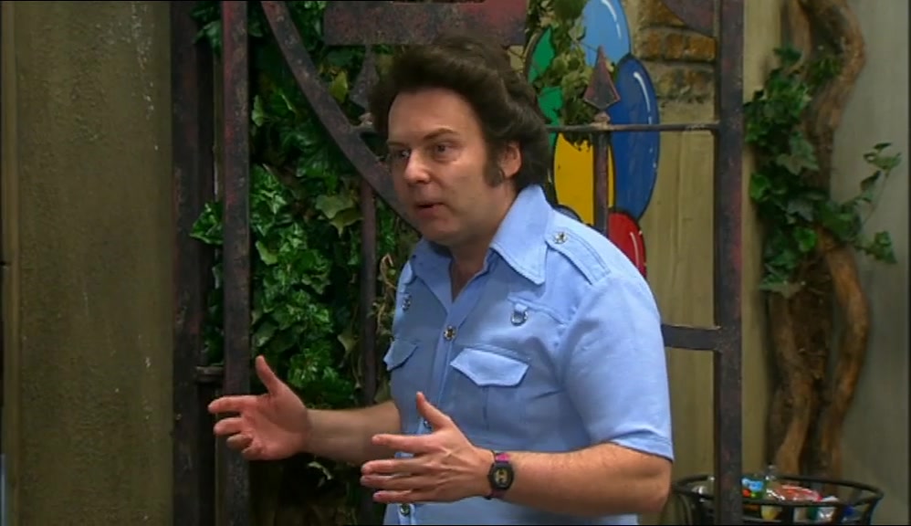 I DON'T KNOW HOW LUCKY I'LL GET. WAIT, HERE HE COMES. GET THE GATE. 