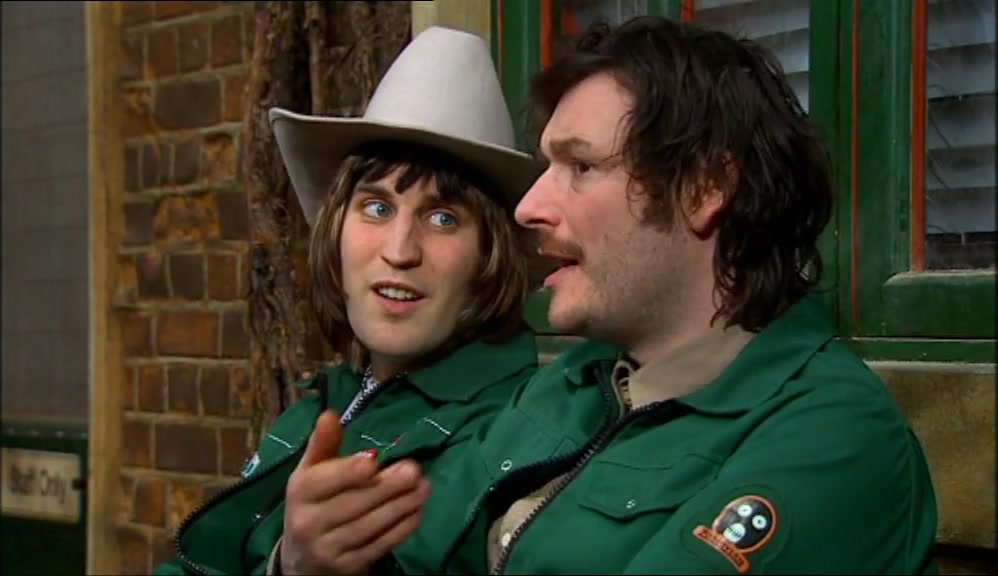 - YOU DRESSED UP THE LION AS ADAM ANT. - HE DID THAT HIMSELF. 
