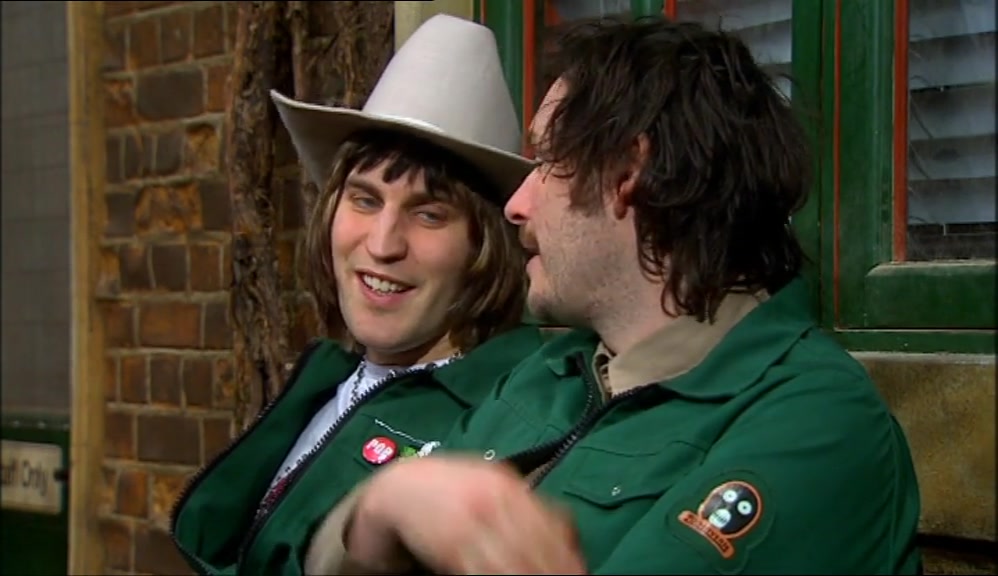 - THAT'S GOT THE WRONG RING TO IT. - I JUST NEED THAT BREAK. 