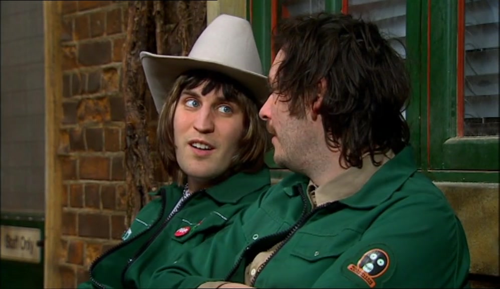 - YOU DRESSED UP THE LION AS ADAM ANT. - HE DID THAT HIMSELF. 