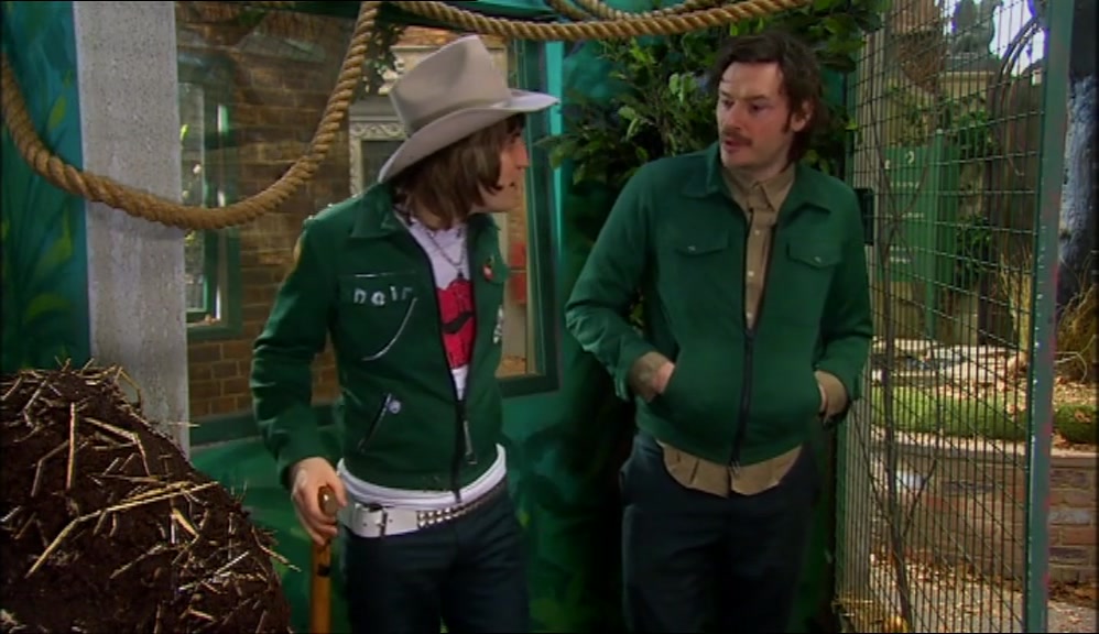 - WHAT'S WRONG WITH YOU? - I'M A TRAINED ZOO KEEPER. 