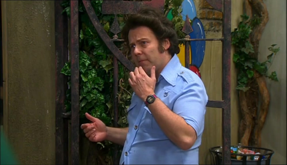 I DON'T KNOW HOW LUCKY I'LL GET. WAIT, HERE HE COMES. GET THE GATE. 