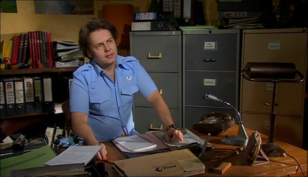 - ALL RIGHT. - HEY. 