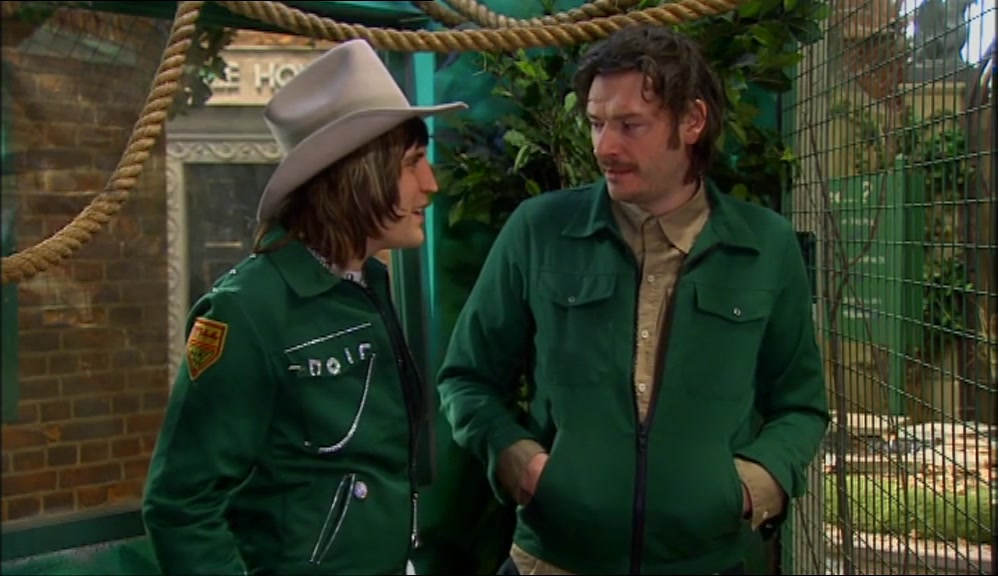 - YEAH. THE CRUNCHY TUBE. - REALLY? COME ON. 
