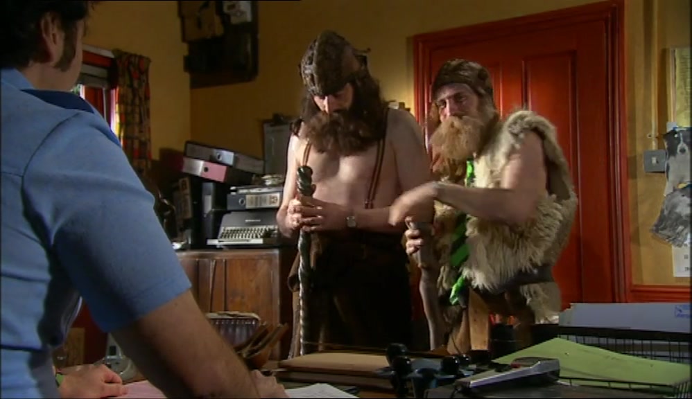 - TOPSHOP. - NO. HE DIDN'T GET THAT AT TOPSHOP. 