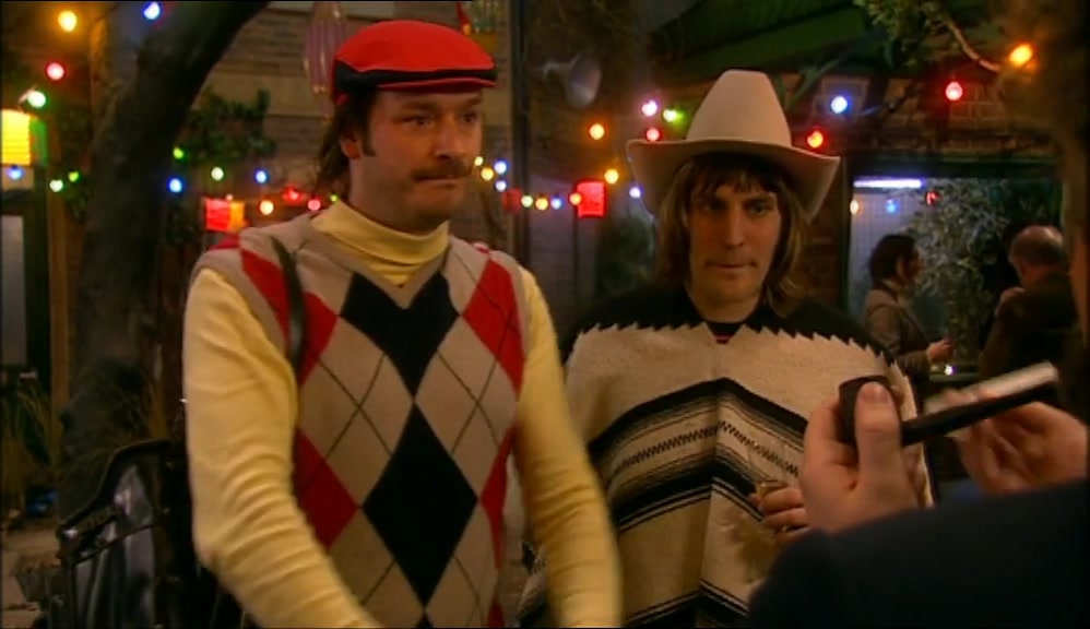 - ALL RIGHT. YOU GOT YOUR KITTEN PICTURE? - WHAT? 
