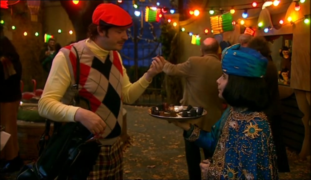 - SOMETHING A LITTLE LARGER? - NO, I'M FINE WITH THIS ONE. 