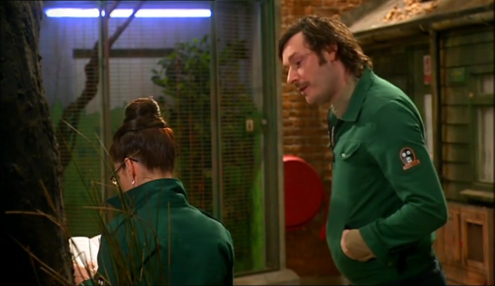 - OH, HI THERE, MRS GIDEON. - WHO ARE YOU? 