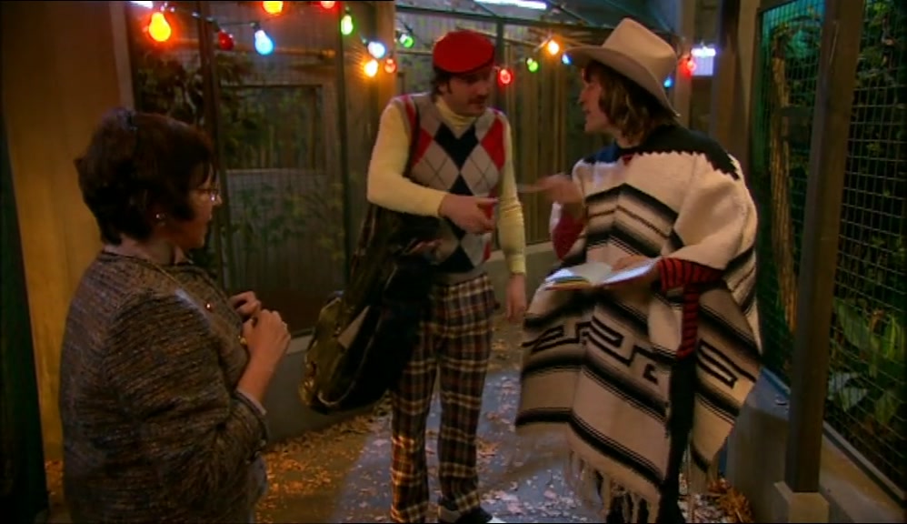- IT'S GONNA CRUMBLE IN JACQUI'S BAG. - THERE YOU GO. DON'T PUSH IT. 