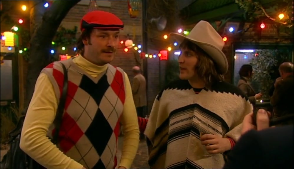 - ALL RIGHT. YOU GOT YOUR KITTEN PICTURE? - WHAT? 