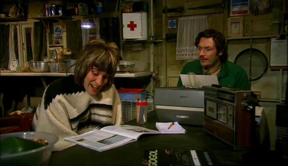 - I'M GONNA SEND IT TO HAMILTON CORK. - WHO? 