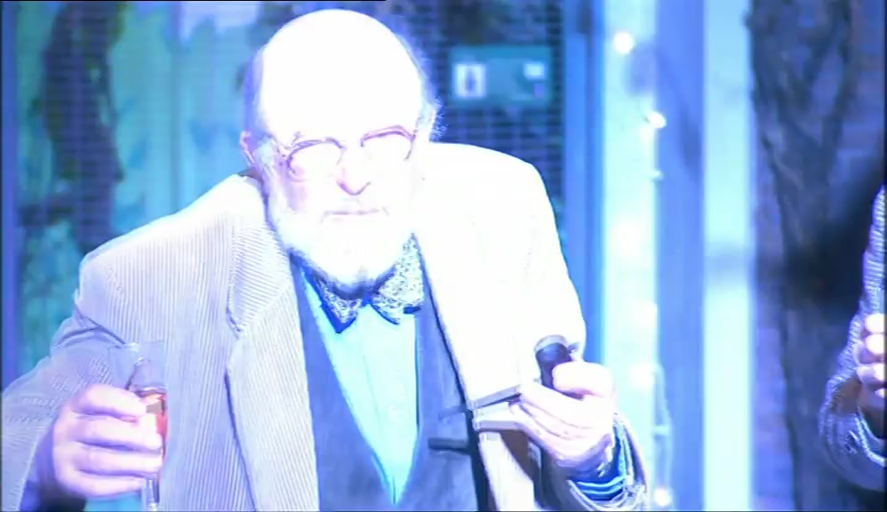 # A-CHARLIE COME, A-CHARLIE COME, A-BUBBLE GUM 