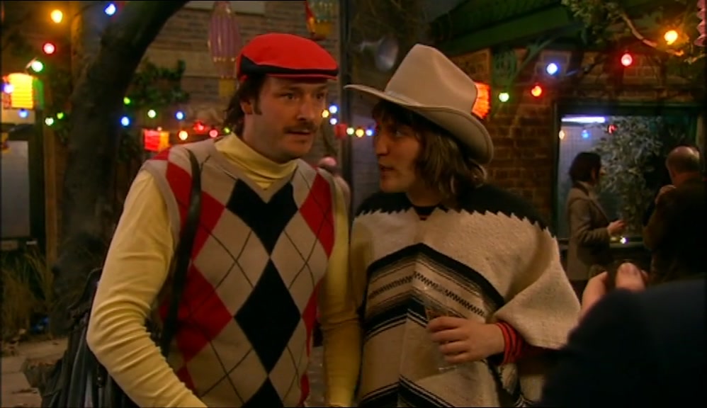 - ALL RIGHT. YOU GOT YOUR KITTEN PICTURE? - WHAT? 
