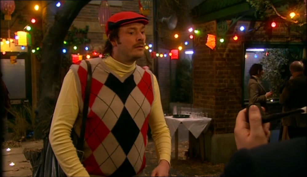 - LS IT? - MMM. 