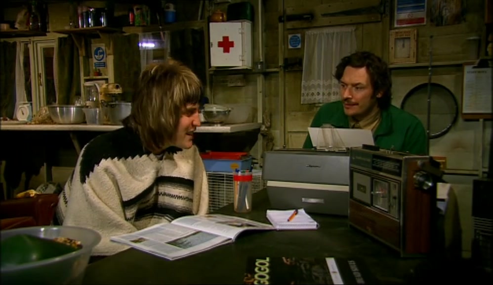 - I'M GONNA SEND IT TO HAMILTON CORK. - WHO? 