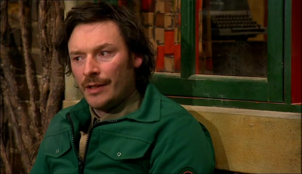 - THAT'S KNOWN AS BREEDING. - YEAH, I KNOW. HUMP TIME. 