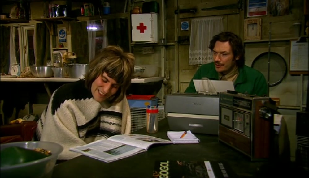 - I'M GONNA SEND IT TO HAMILTON CORK. - WHO? 