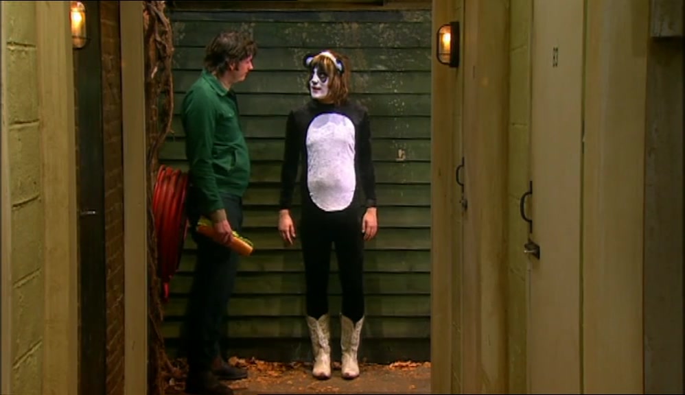 - WHY AM I DOING THIS EXACTLY? - BECAUSE YOU'VE GOT A WAY WITH ANIMALS. 