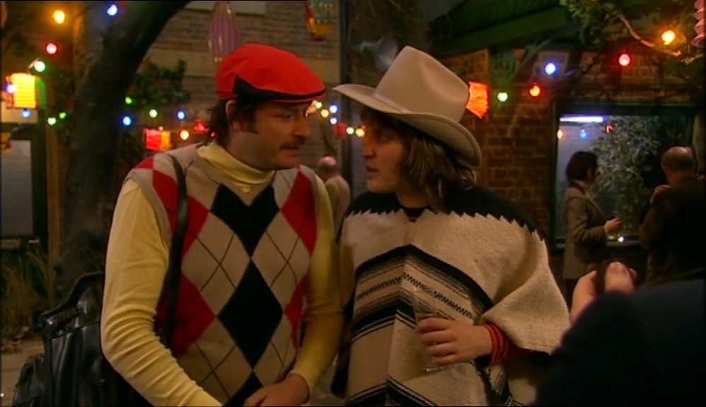 - ALL RIGHT. YOU GOT YOUR KITTEN PICTURE? - WHAT? 