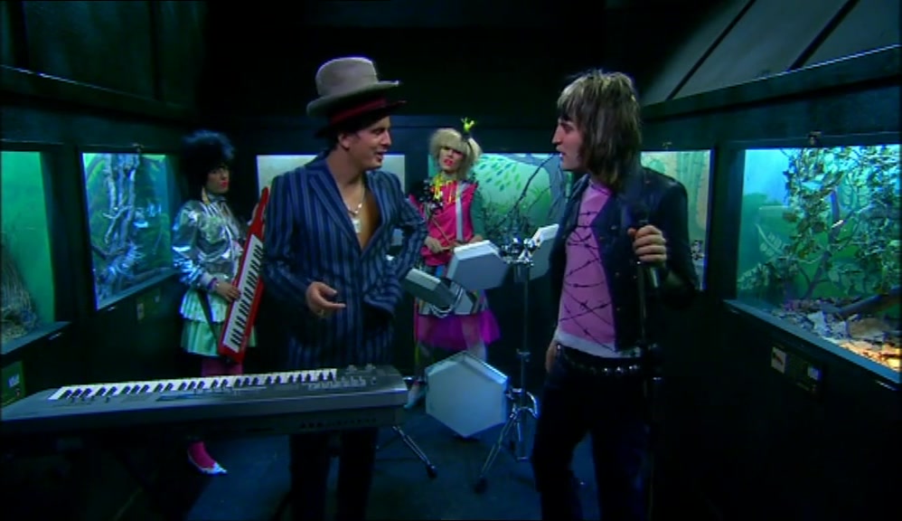 - YEAH. WHY? - IT'S JUST THAT I'M THE FRONT MAN 