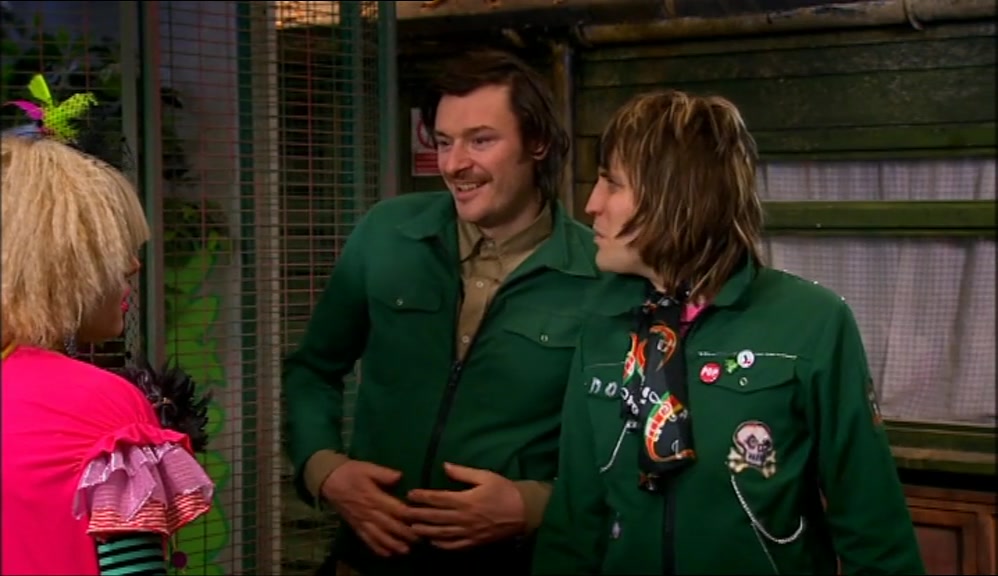 - BECAUSE I'M GETTING ON WELL. - GETTING ON WELL? 
