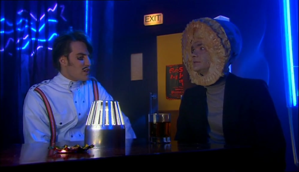 - SORRY I THOUGHT YOU WERE SOMEONE ELSE. - LISTEN. 
