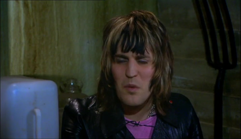 - SO WHAT? - YOU USED TO BE A ZOO KEEPER. 