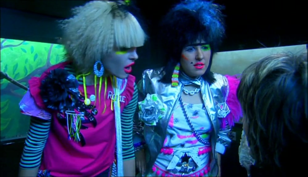 - PLAYED THE SYNTH BASS. - PROGRAMMED THE DRUMS. 