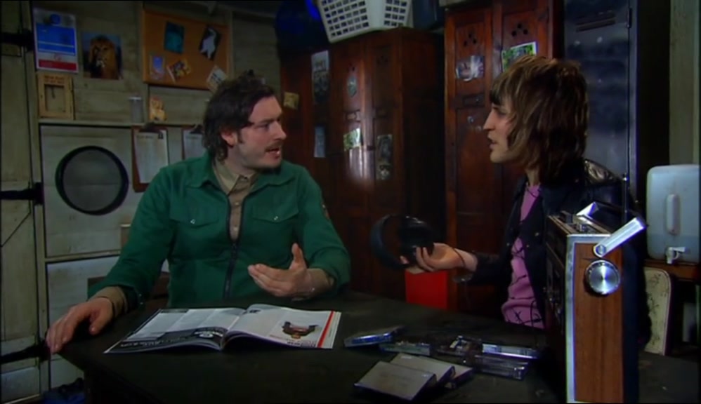- I'M TELLING YOU A STORY. - SO WHAT? 
