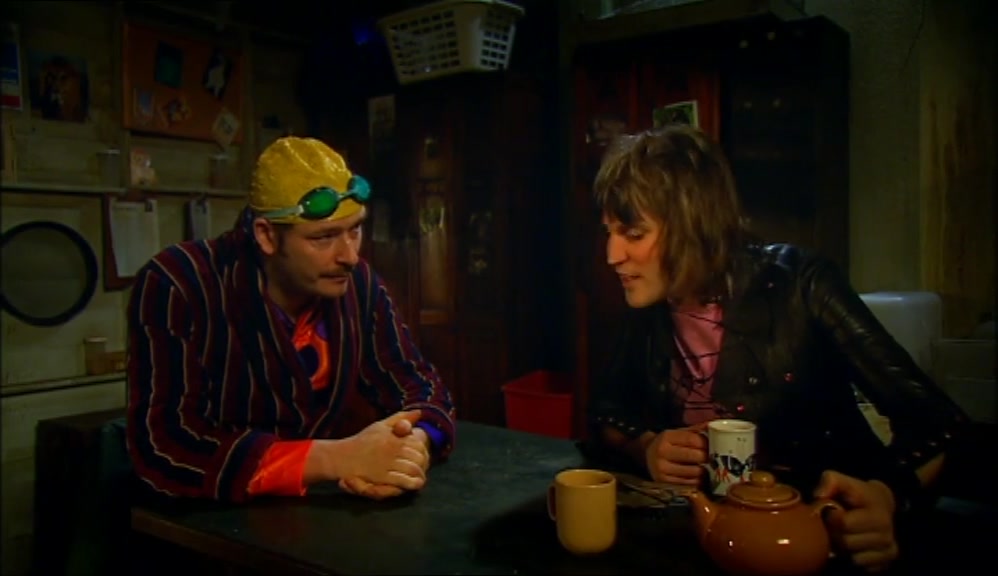 ALL RIGHT. HAVING A BIT OF TROUBLE WITH THE KEYBOARD PLAYER, JOHNNY TWO HATS. 