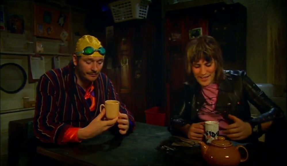 ALL RIGHT. HAVING A BIT OF TROUBLE WITH THE KEYBOARD PLAYER, JOHNNY TWO HATS. 