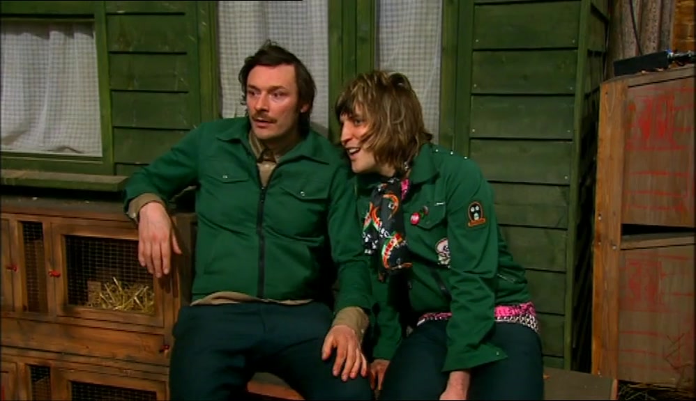 - YES. RIGHT. - I'LL DEAL WITH THIS. 