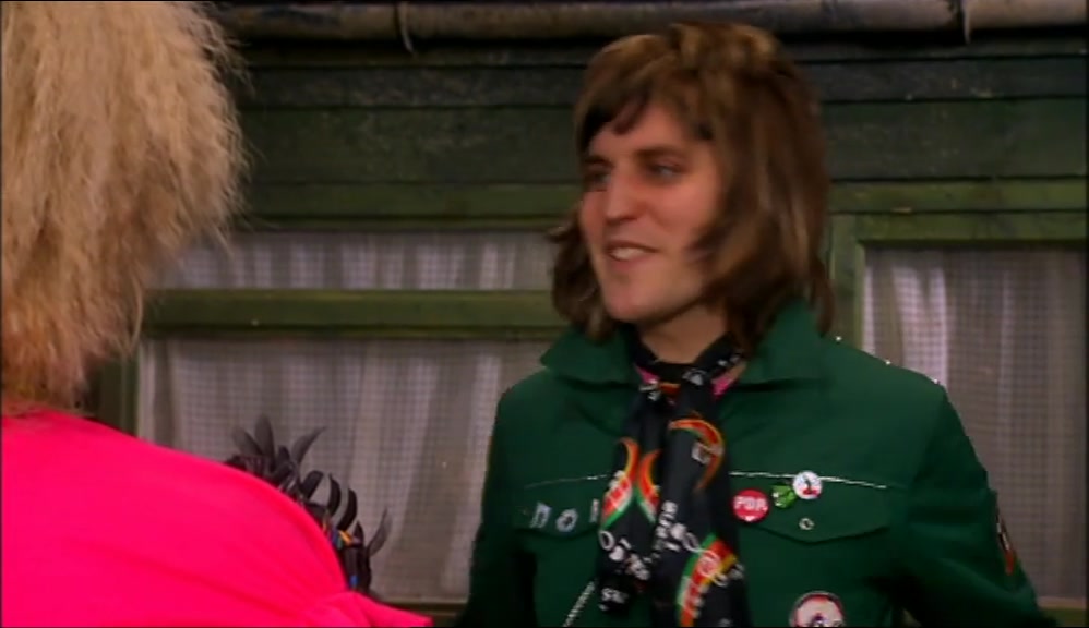 - I CAN PULL SHAPES. - WHY DO YOU WORK IN A ZOO, THEN? 