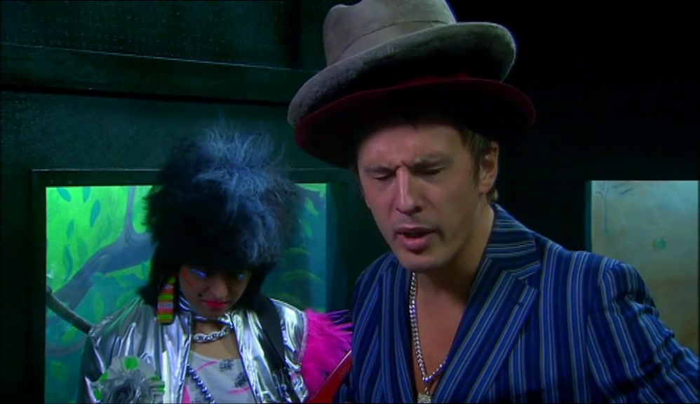 - YOU'RE MAKING ME CROSS, VINCE. - ALL RIGHT. 