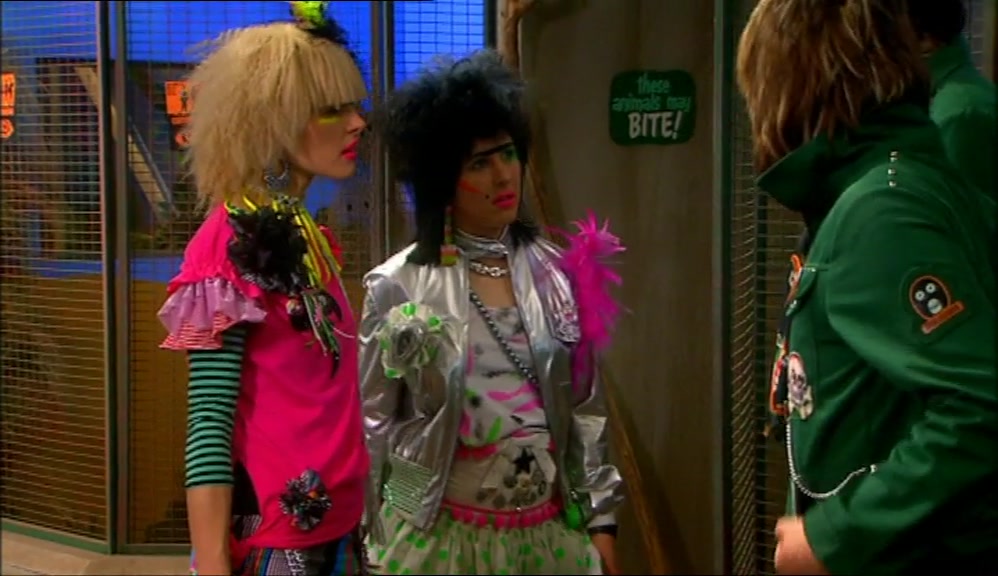 LADIES. HI. WELCOME TO THE ZOO.  
