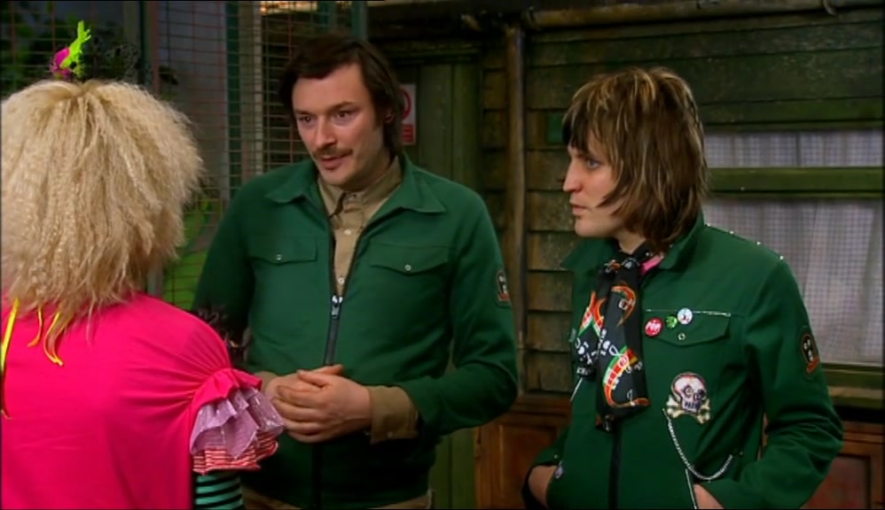 I HOPE YOU'RE ENJOYING YOUR VISIT AND ENJOYING THE ANIMALS ON DISPLAY. 