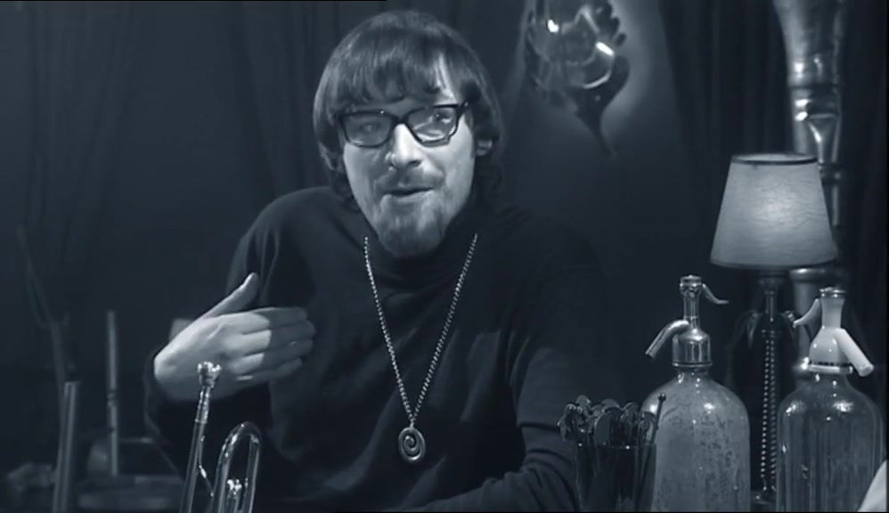 I'M HOWARD MOON.  