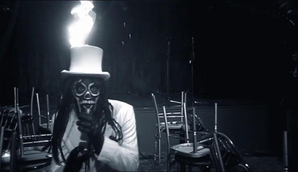 MAN, WHEN HE WAS PLAYING, BOTH PIPES WAS ON FIRE. 