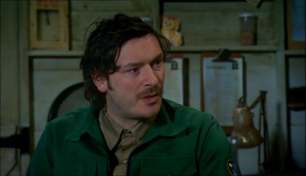 - SO WHAT? - YOU USED TO BE A ZOO KEEPER. 